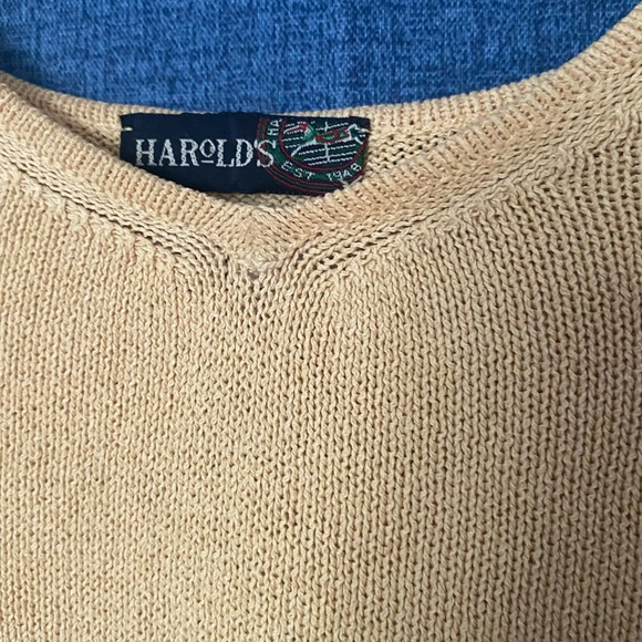 Yellow Harold’s Sweater - Picture 4 of 5